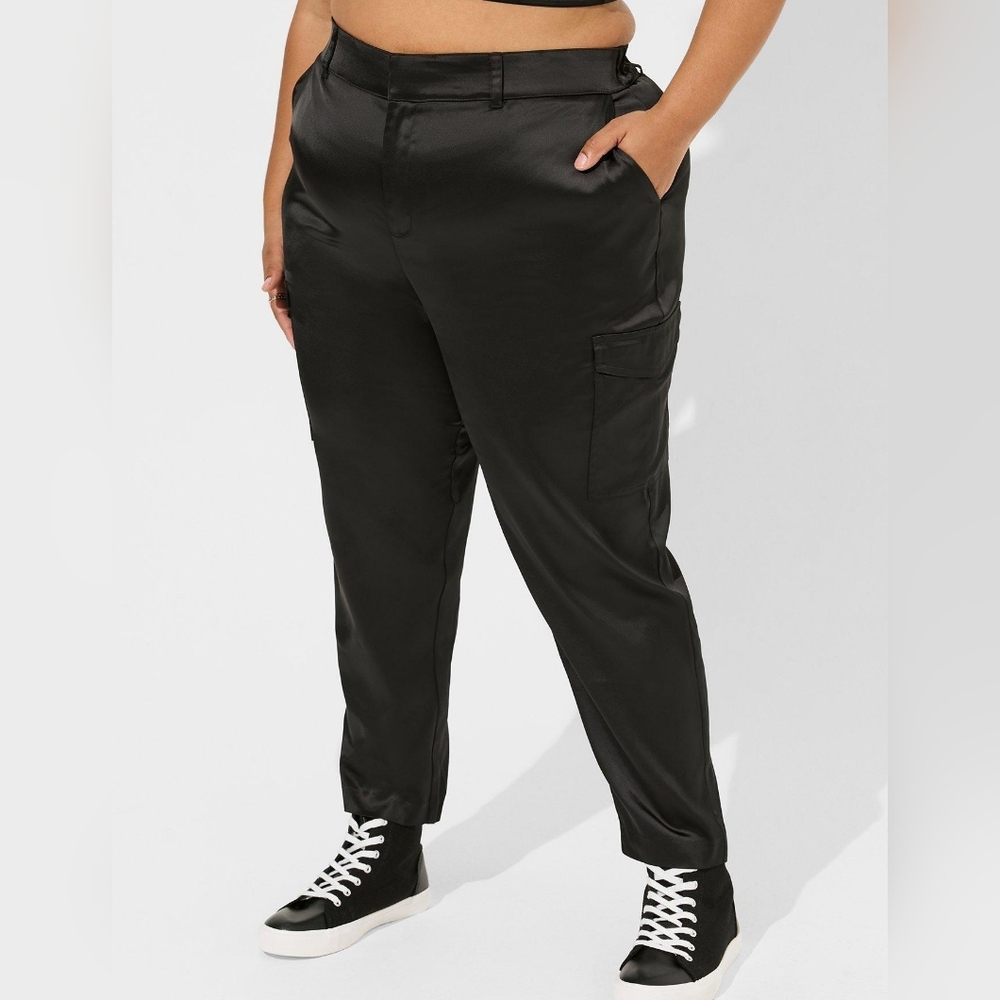 Torrid Relaxed Taper Satin Cargo Pants - 18